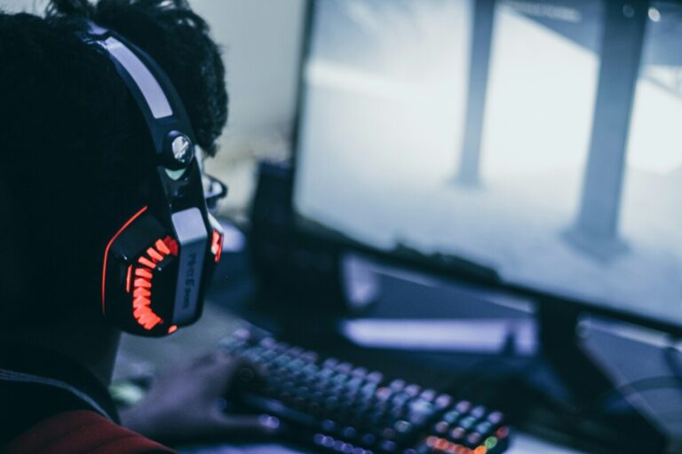 CS2-Sensation: s1mple wechselt zu FaZe und alles steht still