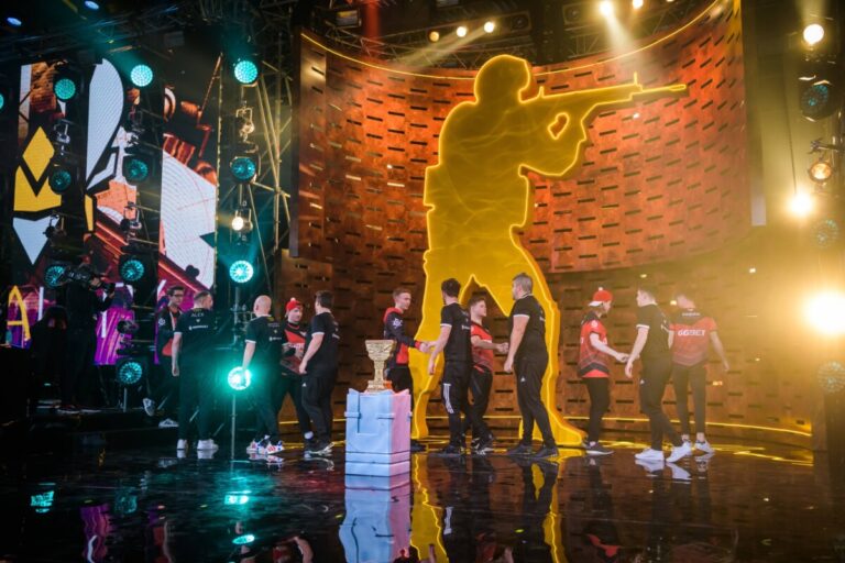 m0NESYs Millionen: Transfer zu Team Falcons schockt die CS2-Szene