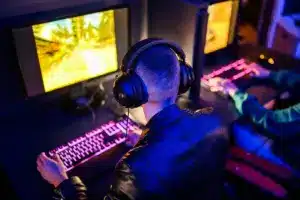 Flere forældre bakker nu op om esport som karriere