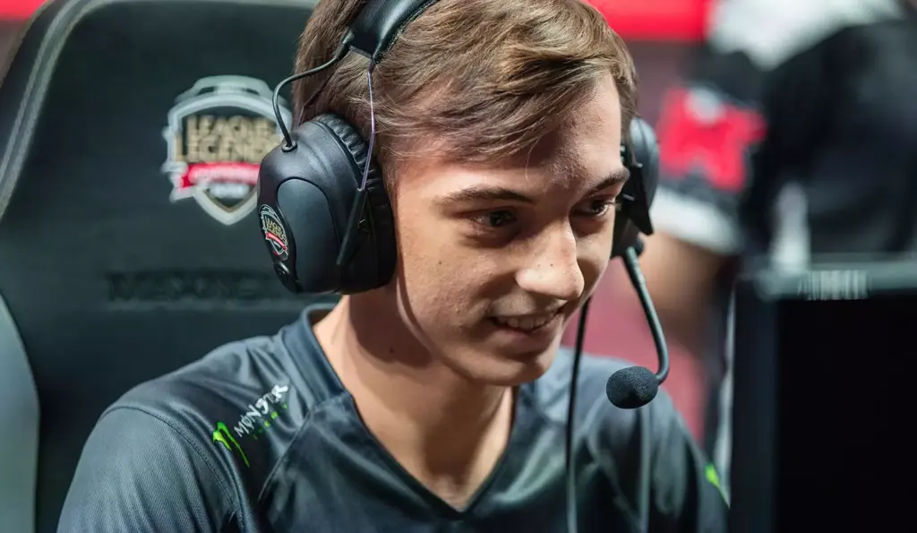 Rasmus «Caps» Winther rompe el techo de cristal de Occidente al ingresar en el Hall of Legends