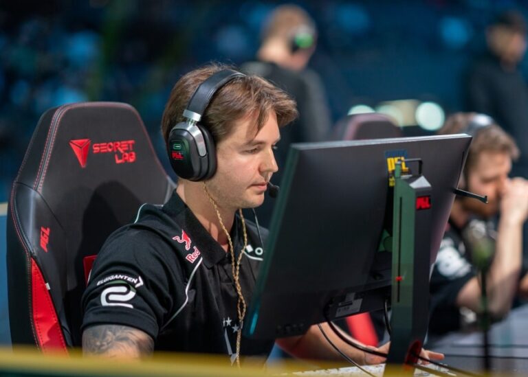 Dev1ce saluta (di nuovo) gli Astralis