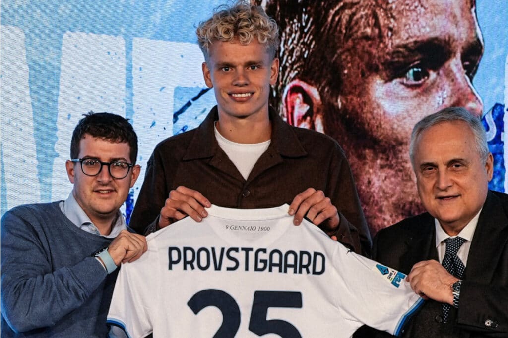Ontmoet de esports-kampioen die nu als profvoetballer bij Lazio speelt