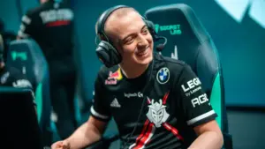 Caps is eerste westerse speler in Hall of Legends