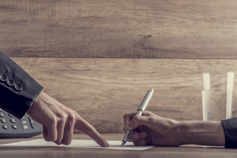 Esports contracts: The Good, The Bad, and The Ugly