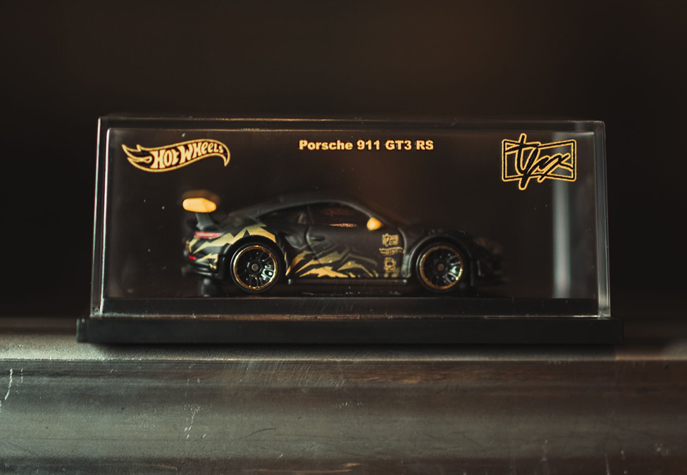 Hot Wheels Spacestation Gaming Car