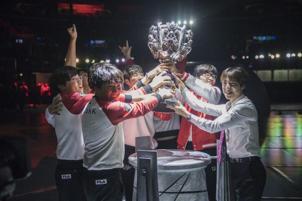 SKT T1 Worlds