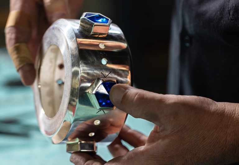 Tiffany & Co. partners with Riot Games to redesign Worlds 2022 Summoner’s Cup