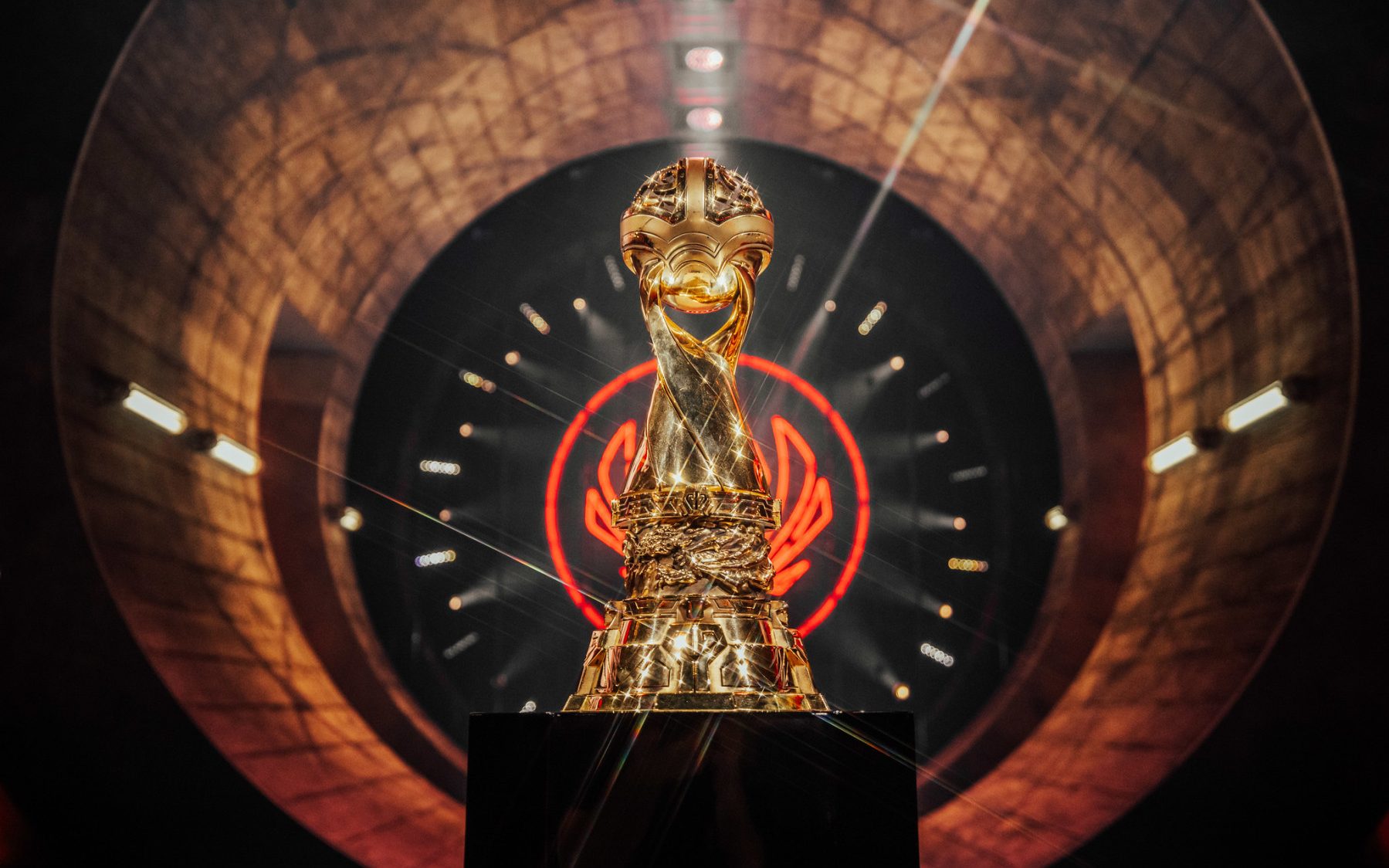 League of Legends MSI 2023 trophy