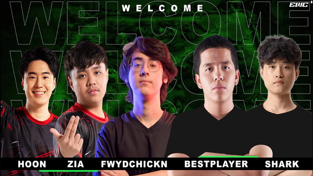 Image of S8UL Esports Mobile Legends roster posing in front of dark green and black background