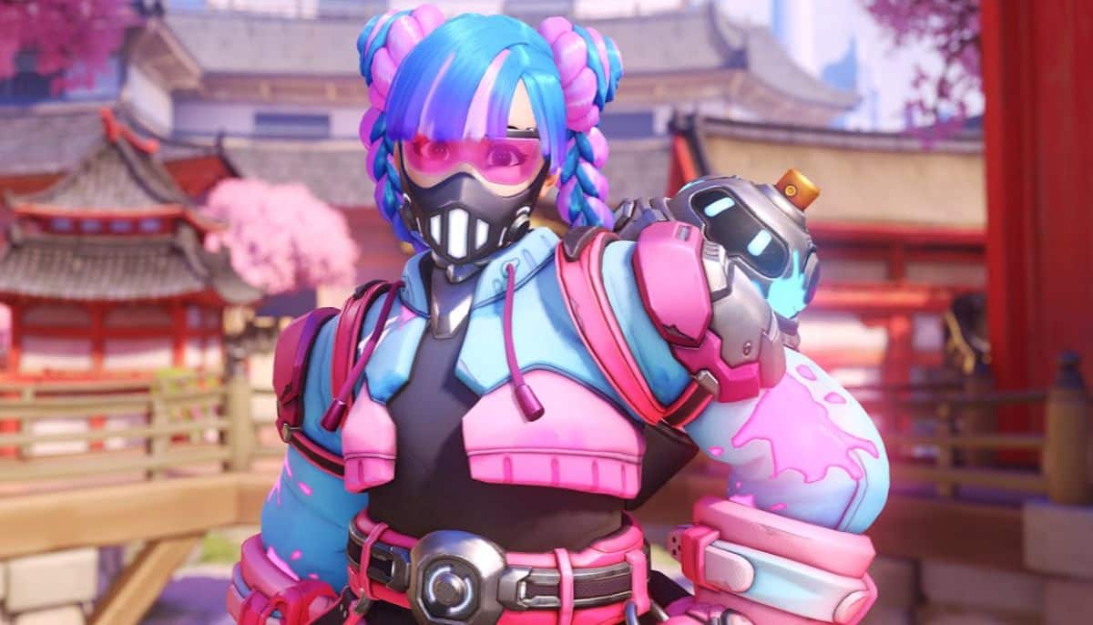 Neon Streets skin in vibrant pink and blue colours for Mei