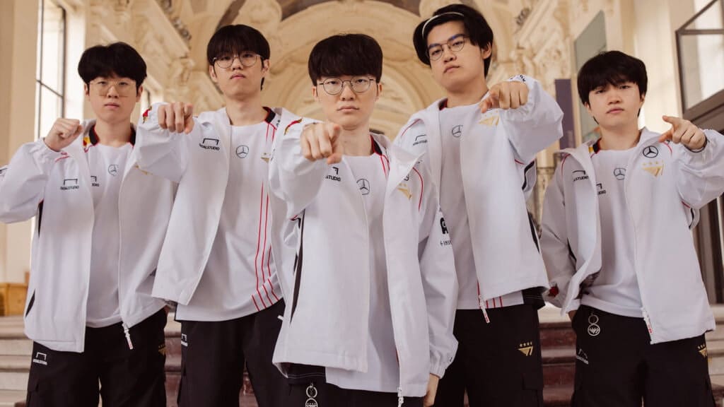 T1 League of Legends roster posing for a team photo