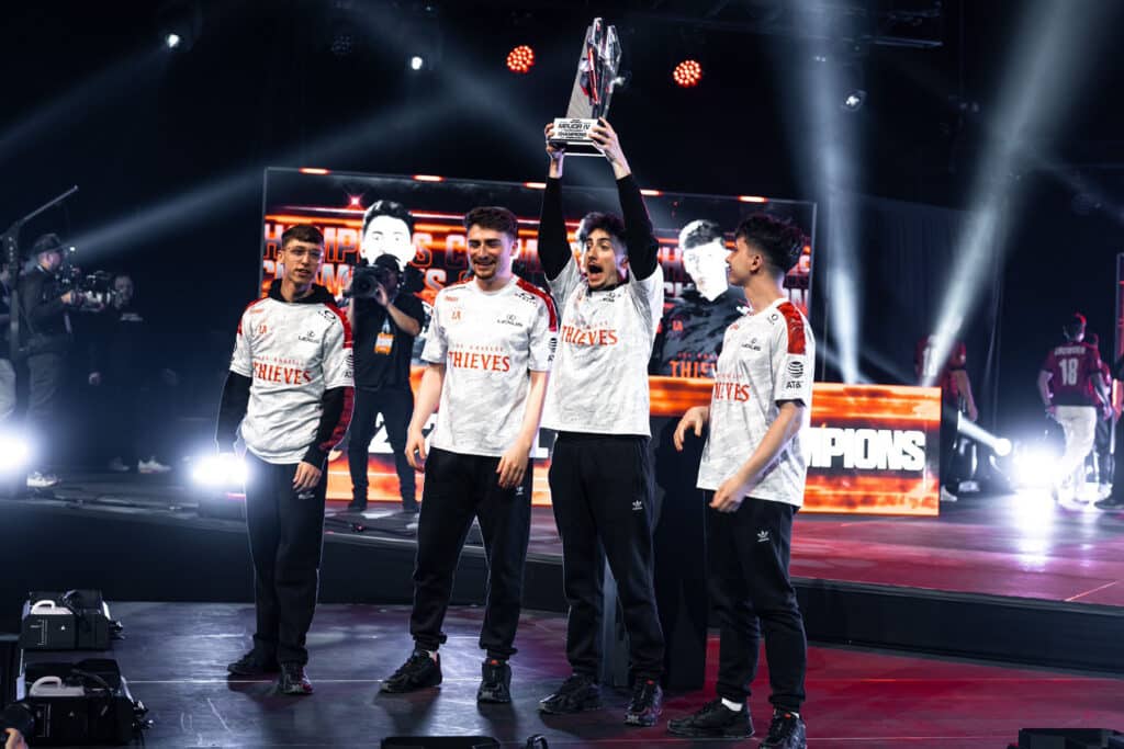 Image of LA Thieves lifting CDL Major trophy on stage