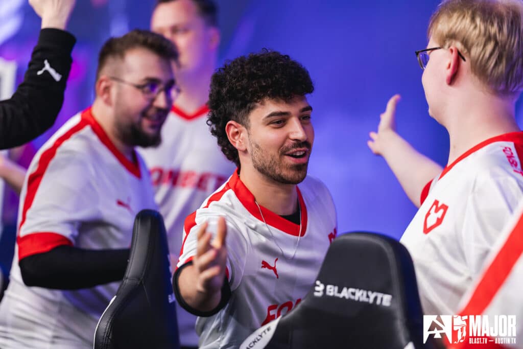 Image of MOUZ Counter-Strike players celebrating at BLAST Austin Major