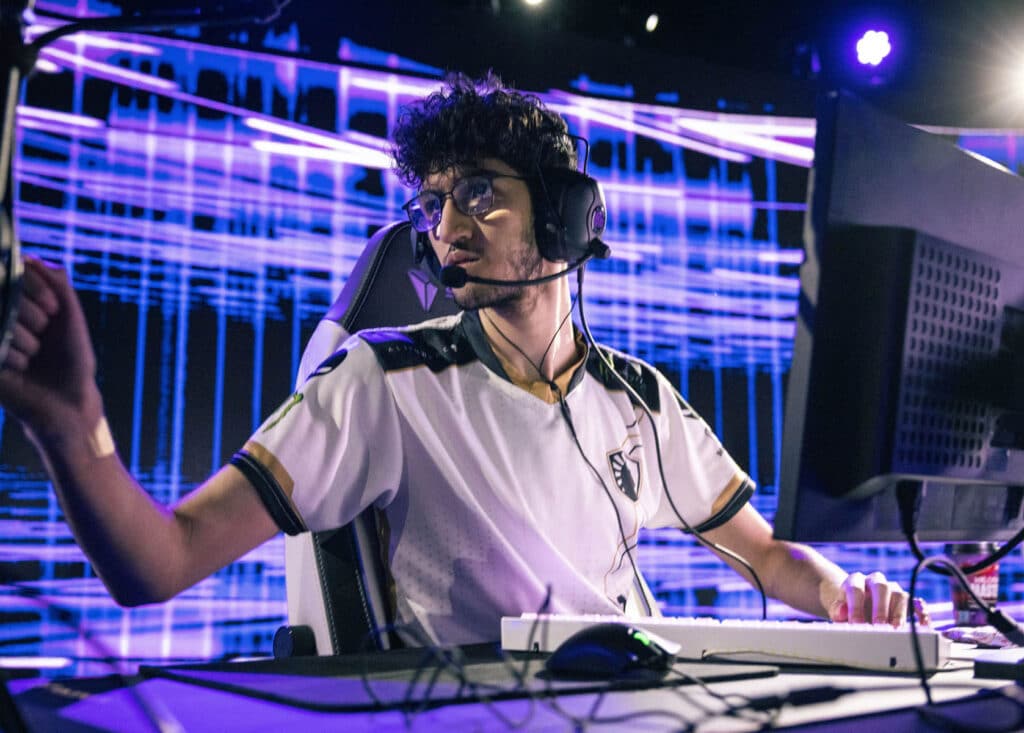 Image of Counter-Strike player competing for Team Liquid at a VALORANT esports event.