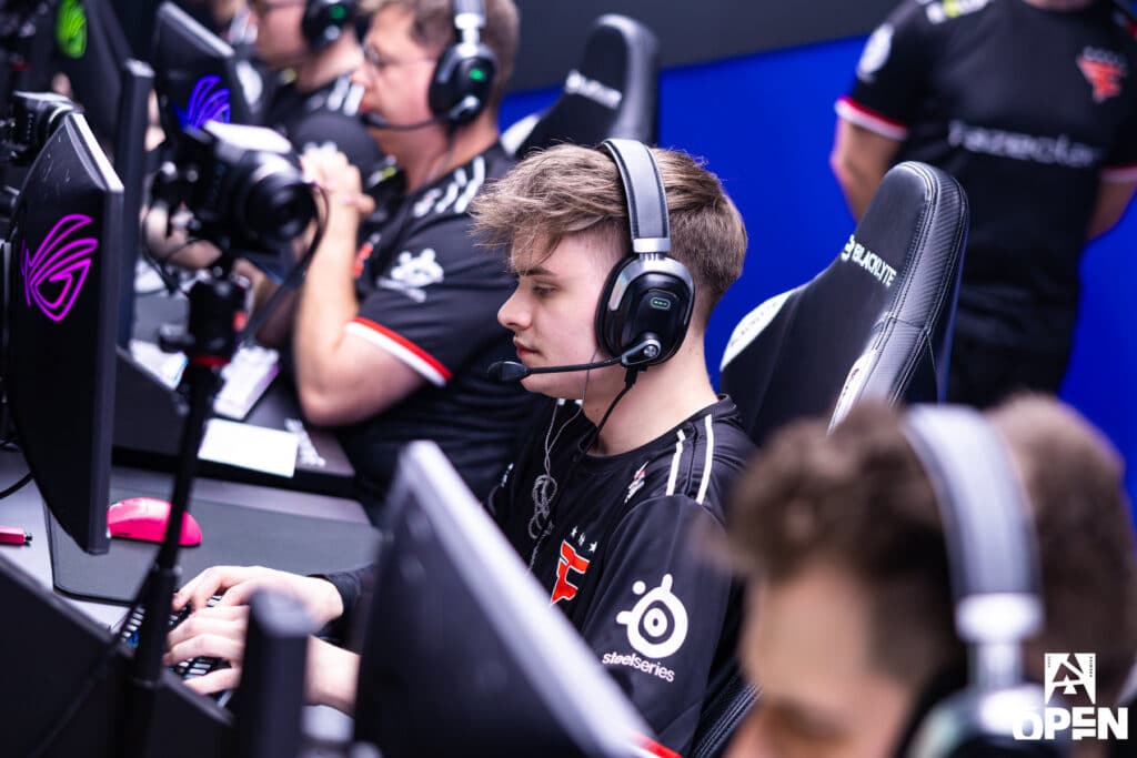 Immagine del clan Faze in competizione a Blast Open London