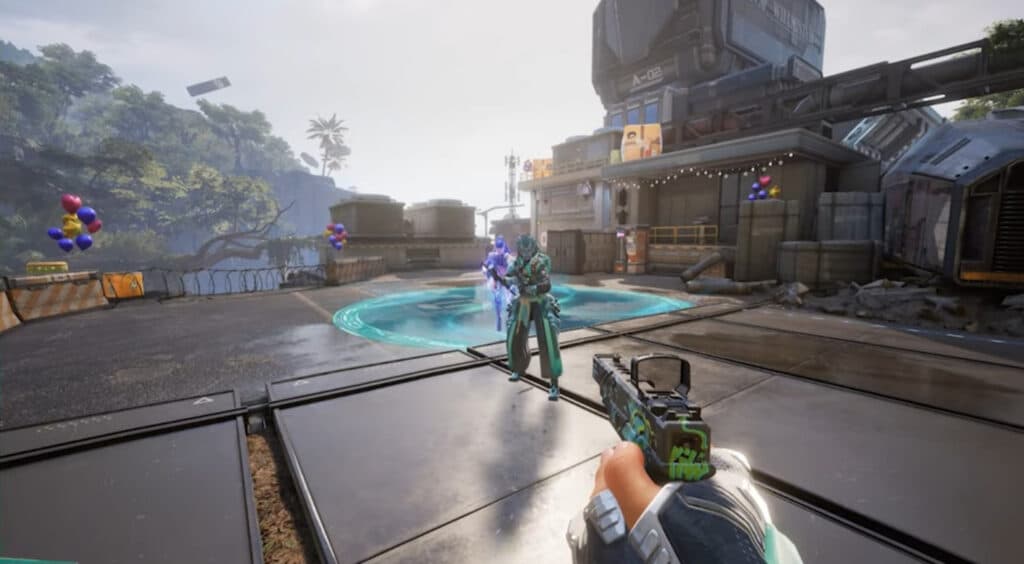 Giocatore che indica la pistola a due lanciatori nemici vicino alla brillante area nel gioco Fragpunk