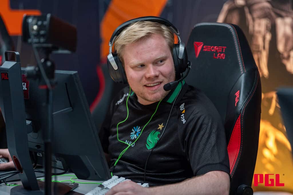 Image of Counter-Strike player Magisk wearing a Team Falcons jersey