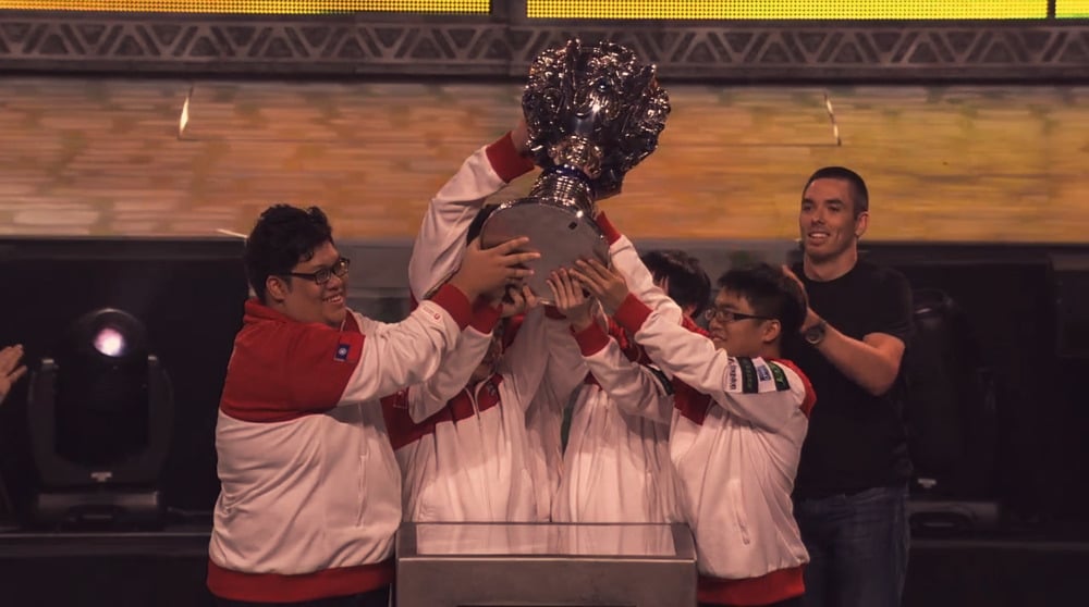 The Taipei Assassins with trophy