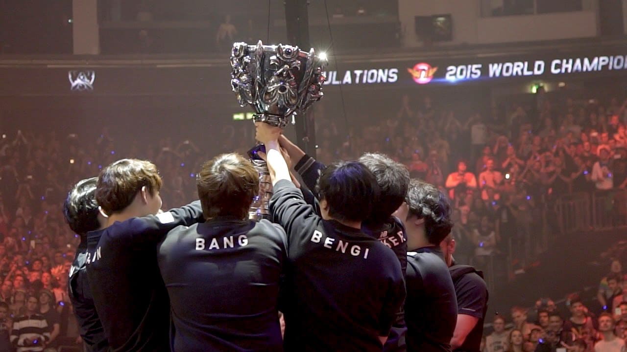 The SK Telecom T1 with trophy