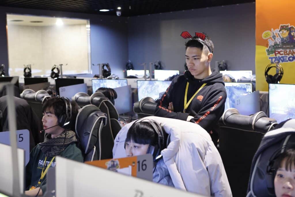 Lead Gameplay Designer Phroxzon behind gamers