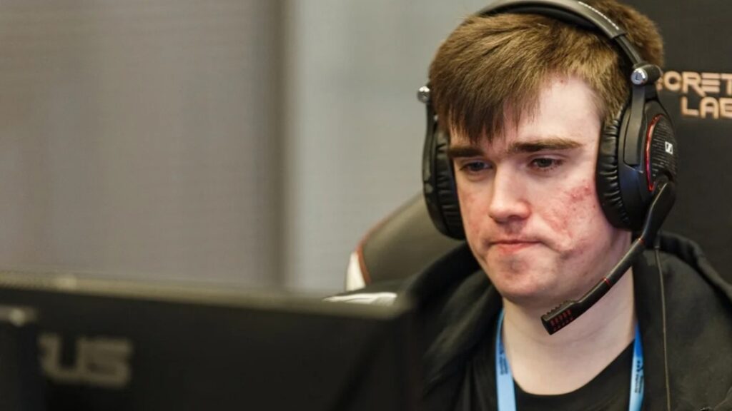 Miposhka takes a break from Dota 2