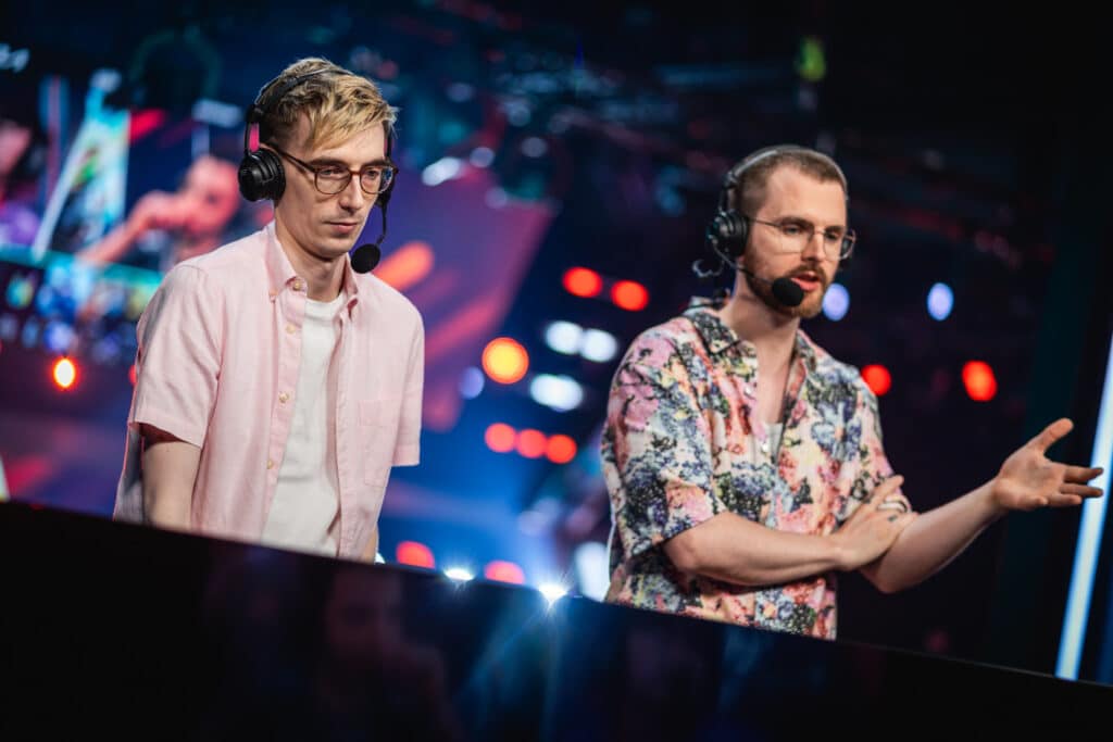 Vedius (sx) and Drakos (dx) casting the 2024 League of Legends EMEA Championship Series, Summer Split. 