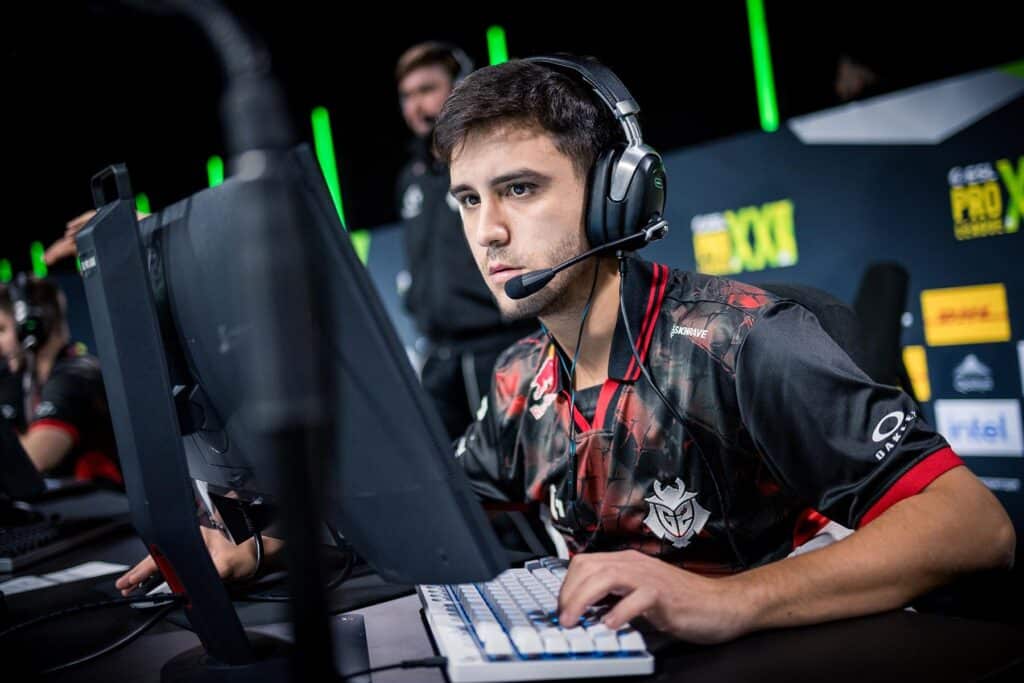 L'immagine del giocatore G2 contorce in competizione nella 22a stagione della Lega ESL in ESL