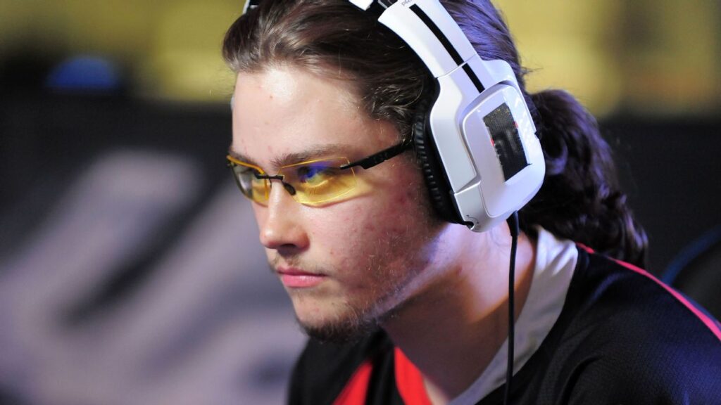 Melee pro Wizzrobe won’t be attending FAST FALL$ after Nouns Esports took back free flight Melee pro Wizzrobe won’t be attending FAST FALL$ after Nouns Esports took back free flight