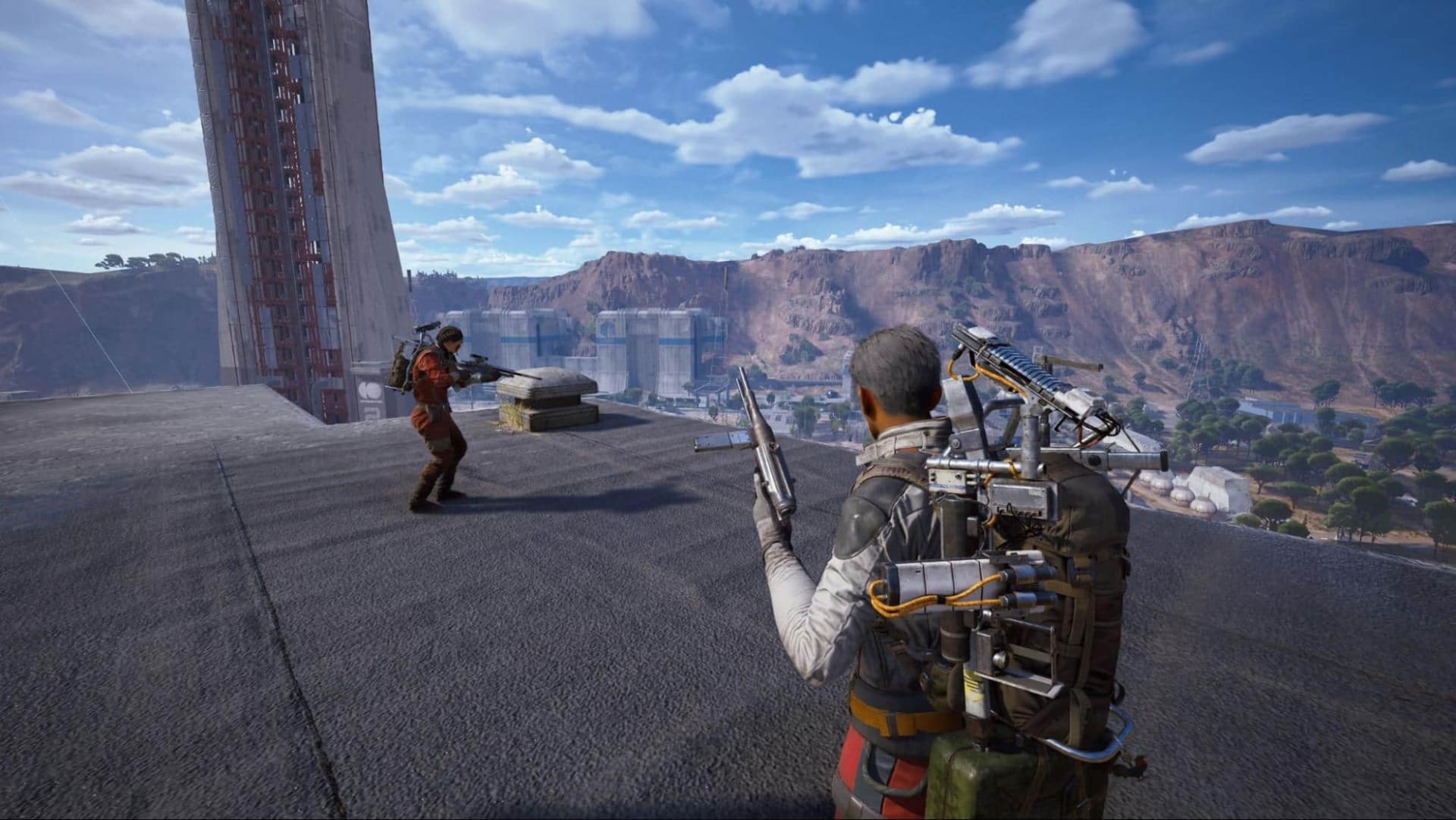 Due personaggi con equipaggiamento futuristico si incontrano su un tetto con un paesaggio desertico in Arc Raiders.