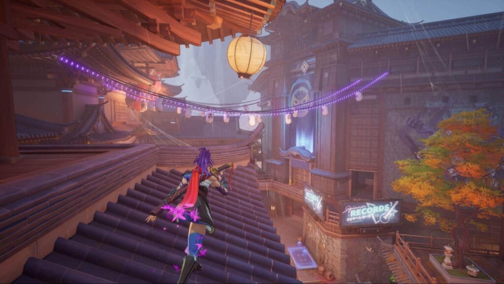 Scena Marvel Rivals con un personaggio che corre sui tradizionali tetti asiatici. 