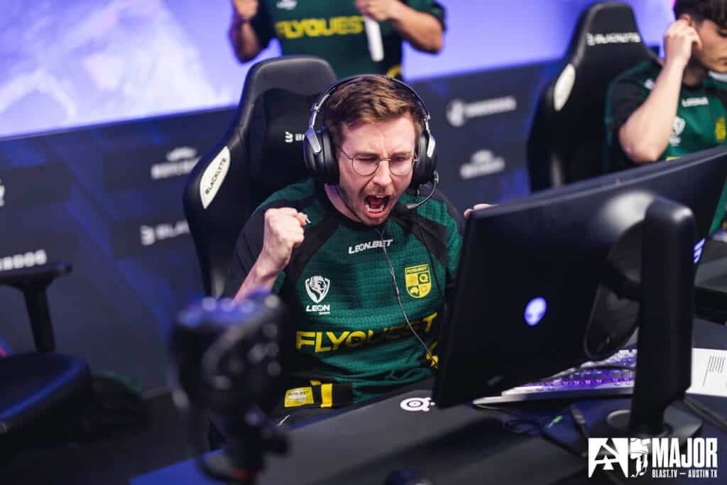 Bild des FlyQuest Counter-Strike-Teams, das beim BLAST Austin Major antritt