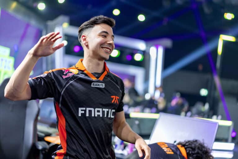 Fnatic re-signs Crashies to VALORANT roster