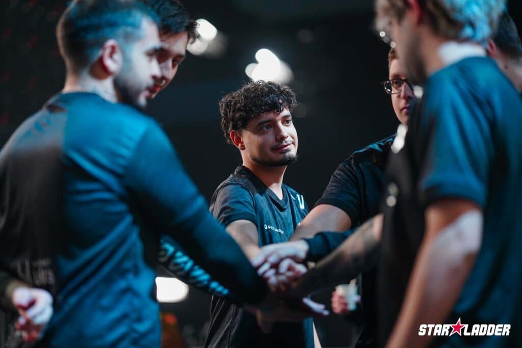 Image of Imperial Esports performing a team huddle at StarLadder Budapest Major 2025