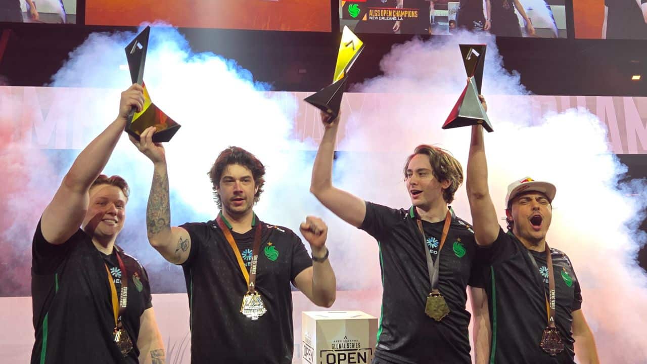 L'immagine mostra il Team Falcons, una squadra di eSport di Apex Legends, che celebra la vittoria al torneo ALGS Open di New Orleans, svoltosi nel maggio 2025.