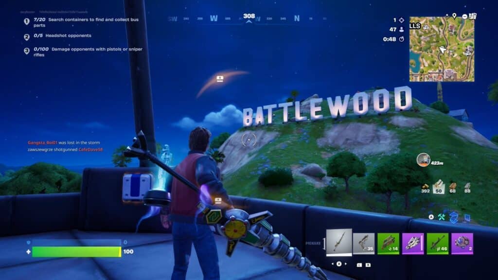 Los jugadores miran el letrero de Battlewood mientras exploran el mapa de Fortnite.
