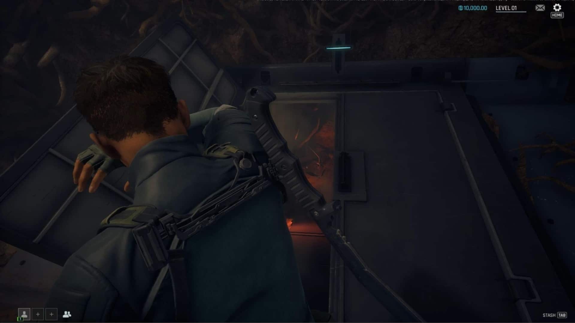 Uma pessoa com equipamento tático entra em uma escotilha mal iluminada em um ambiente florestal em PUBG