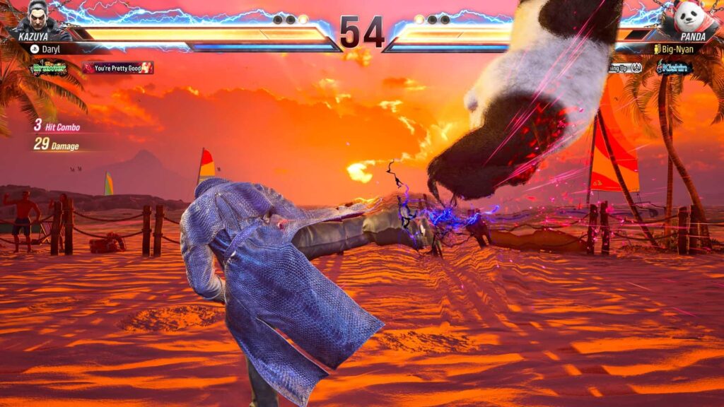 L'immagine mostra il gameplay del gioco di combattimento Tekken 8, in cui il personaggio Kazuya Mishima prende a calci Panda.