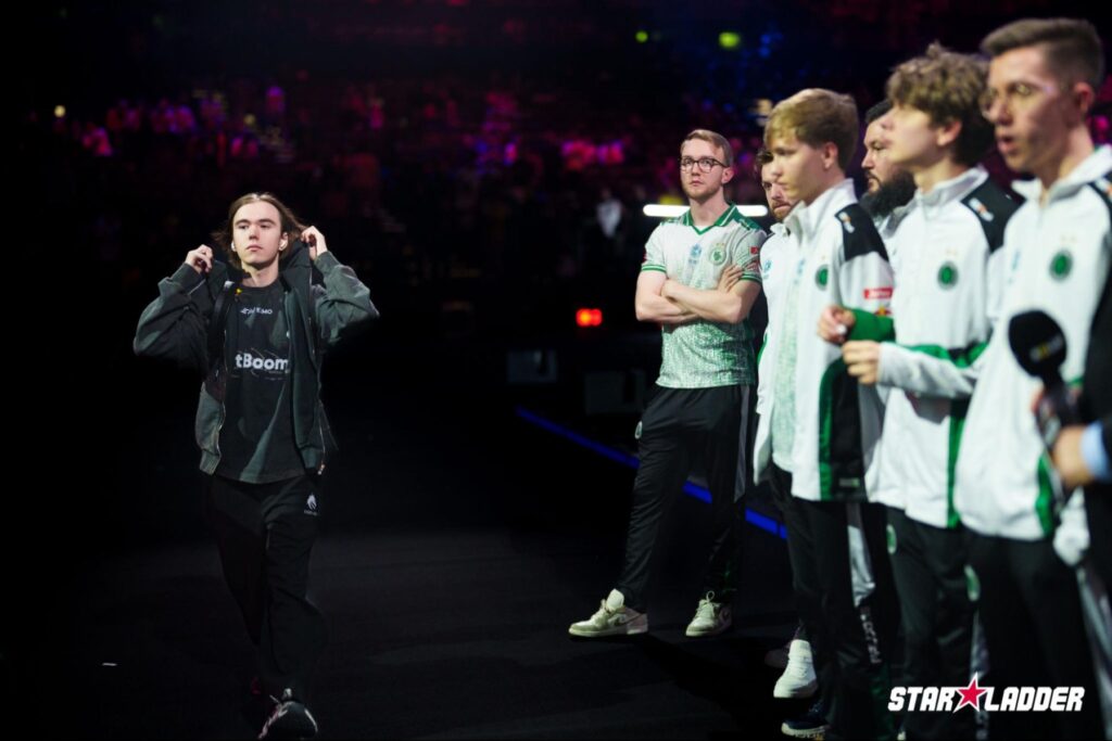 The image shows esports players at StarLadder Budapest Major 2025, a Counter-Strike 2 tournament
