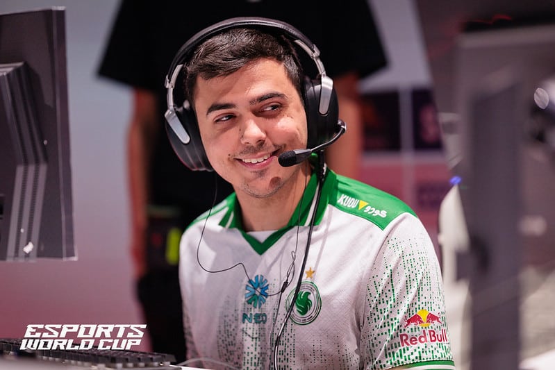 Team Falcons Philip „ImperialHal“ Dosen beim Esports World Cup 2025 Apex Legends-Turnier 
