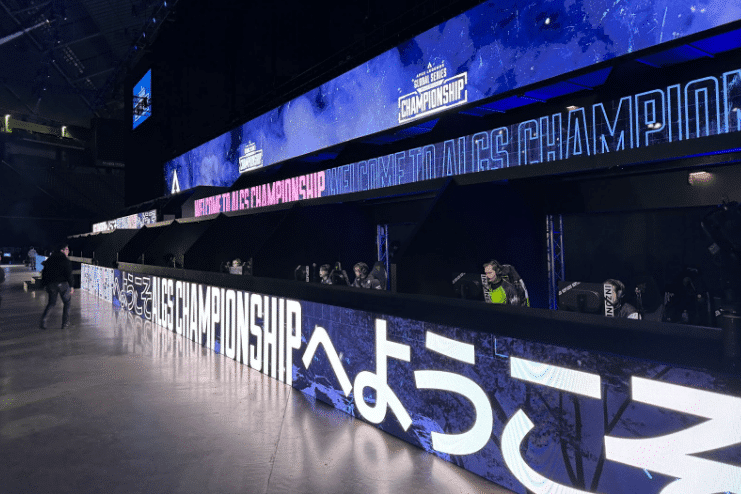 Die zweistöckige ALGS-Bühne. Bildnachweis: Riccardo Lichene