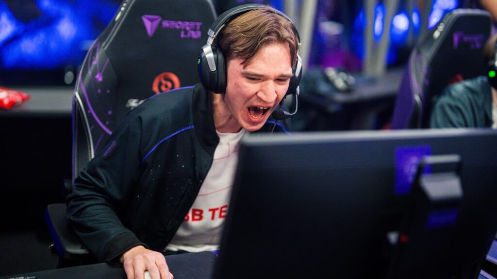 Dieser E-Sportler ist Ivan „Pure“ Moskalenko