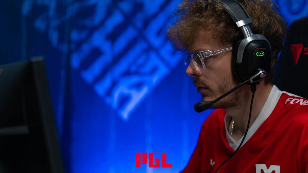 Der Kader von MOUZ Dota 2 steht als Team zusammen und ist einer der Dark Horse-Anwärter bei ESL One Birmingham 2026.