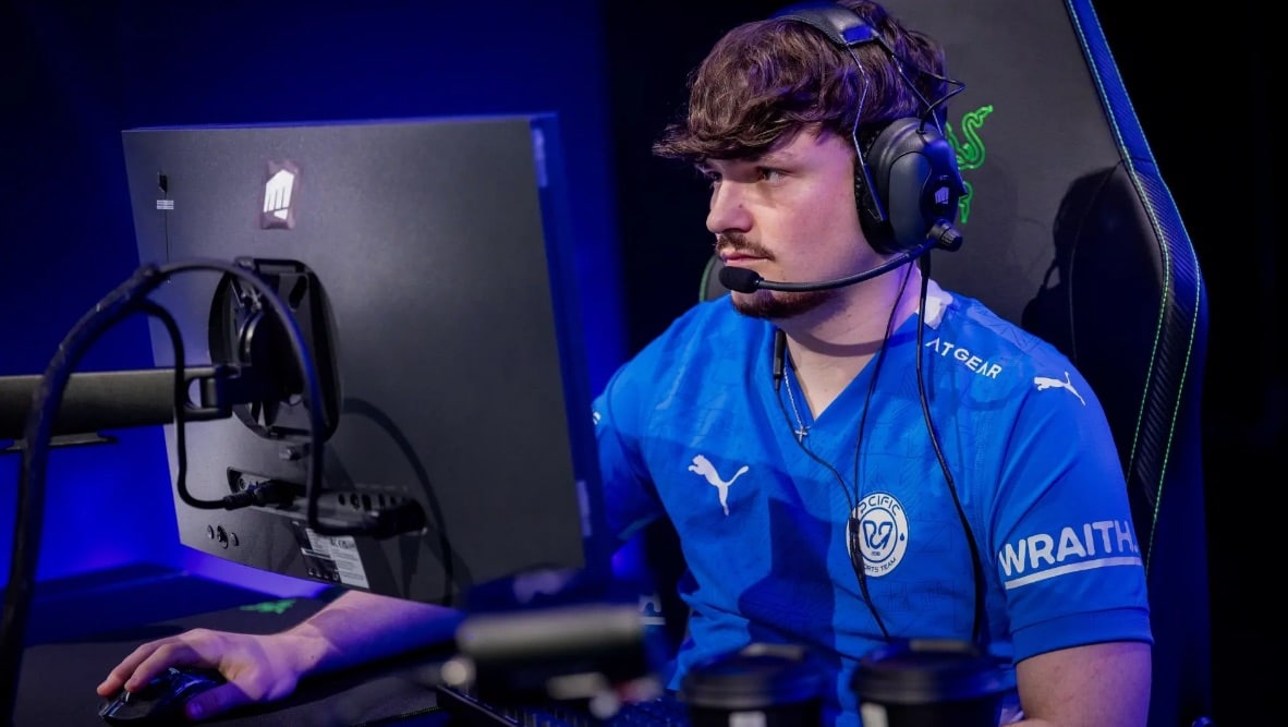 La persona nell'immagine è Felix. "al0rante" Brandl, un giocatore professionista tedesco di Valorant