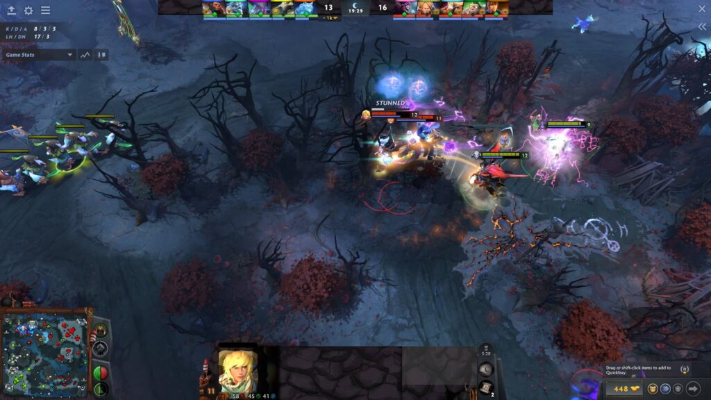 

Ein Screenshot aus dem Videospiel Dota 2, der einen Kampf zwischen mehreren Charakteren in einer Waldumgebung mit sichtbarer Benutzeroberfläche zeigt