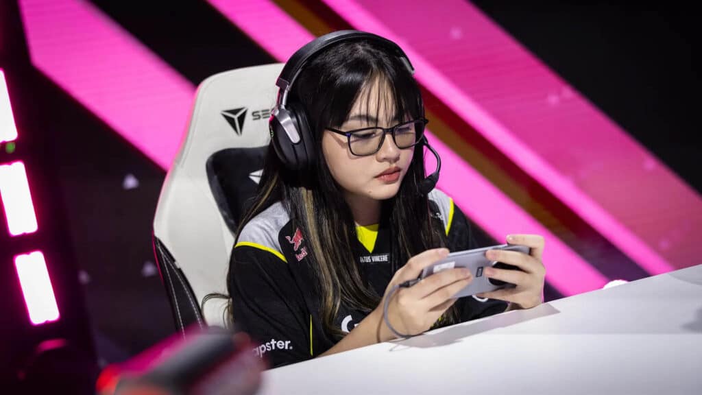 Bild einer MLBB-Spielerin, die NAVI bei der Teilnahme am Esports World Cup vertritt