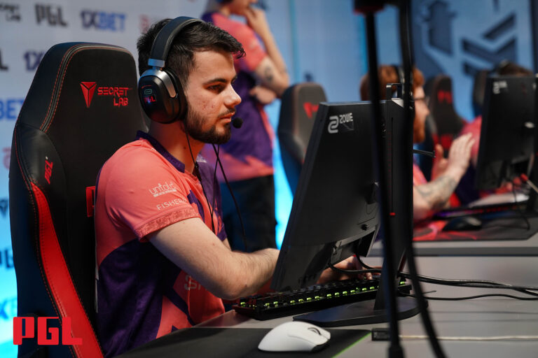3DMAX signs misutaaa to CS2 roster