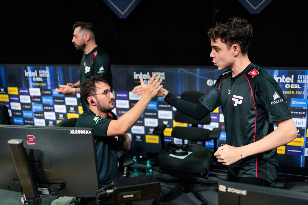 Imagen de los jugadores de paiN Gaming Counter-Strike celebrando en IEM Krakow 2026
