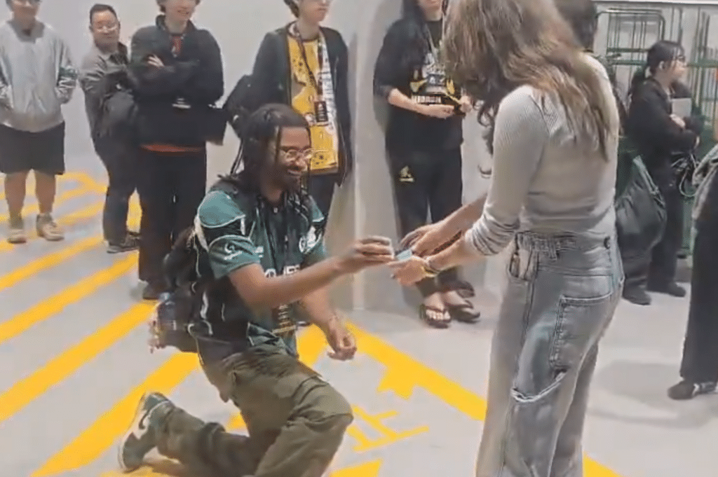 punk proposing to girlfriend at evo