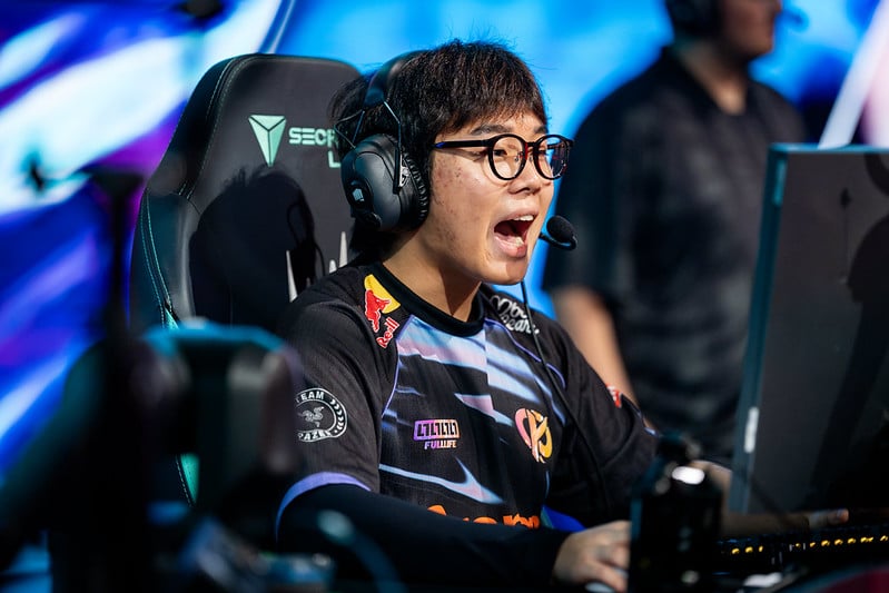 AI vs expert: Return of the bots for LEC week three predictions