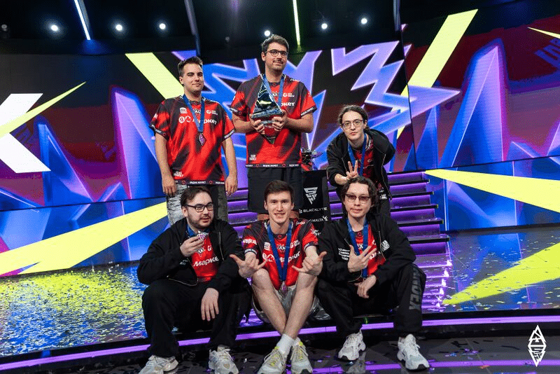 Image of Team Yandex at a BLAST Dota 2 tournament.